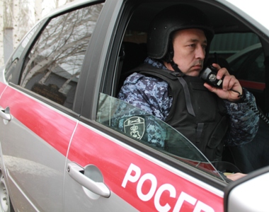 Росгвардейцы задержали гражданина, который ударил по лицу продавца