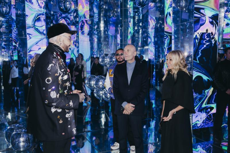 Шпионские погони и страстная любовь: Филипп Киркоров представил клип «Везувий»