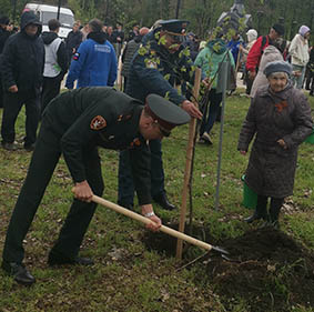 Росгвардейцы стали участниками международной акции «Сад Памяти»