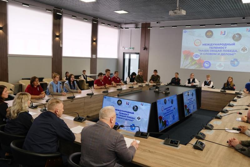 Военнослужащая Росгвардии стала участником международного патриотического телемоста в Тамбове