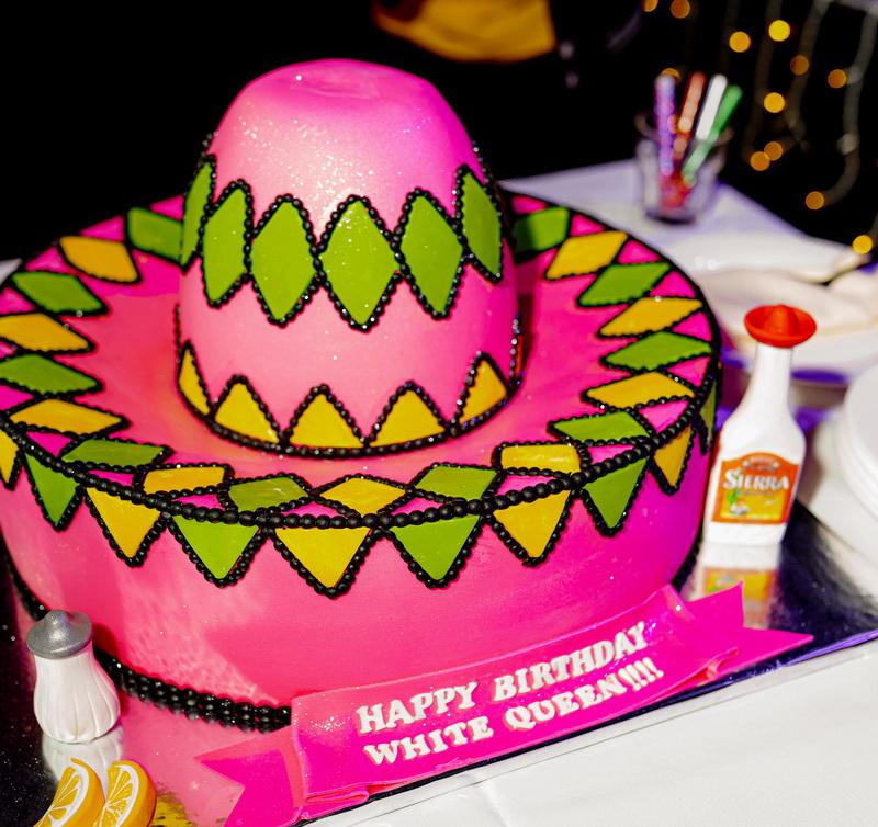 Мексиканские мотивы и поп-рейв: как отметила праздник White Queen