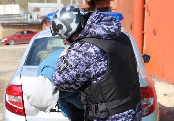 В Рузаевке сотрудники Росгвардии задержали гражданина за нанесение побоев