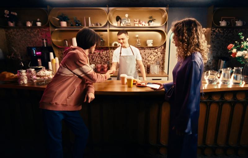 Бонусы в каждый смартфон: стартовала новая программа от Альфы и UDS