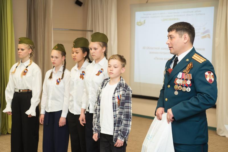 Росгвардейцы поддержали финал конкурса военно-патриотической песни в Кузбассе среди воспитанников реабилитационных центров