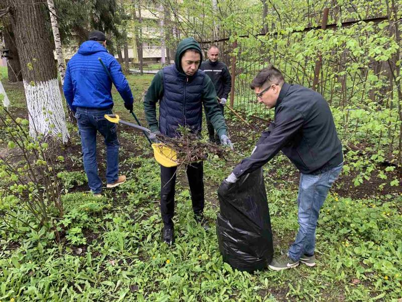 Судебные приставы Марий Эл провели субботник в доме-интернате