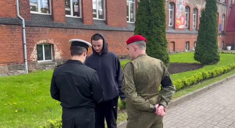 В Гусеве военные следователи продолжают выявлять натурализованных граждан России, самостоятельно не вставших на воинский учет