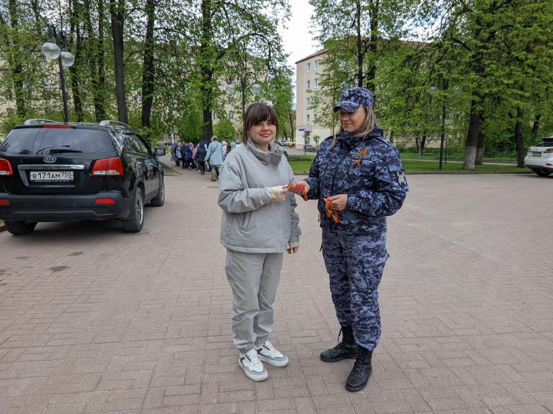 Всероссийскую патриотическую акцию «Георгиевская ленточка» поддержали клинские росгвардейцы
