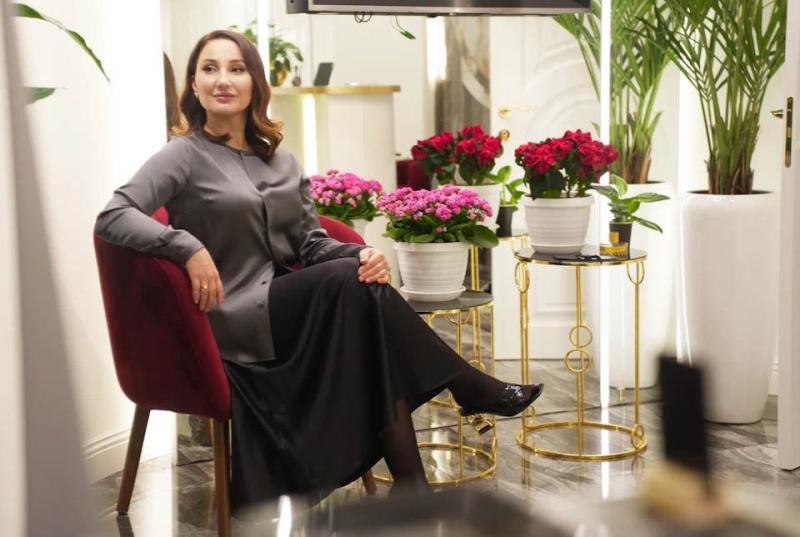 Врач-косметолог Зухра Балакеримова: чем отличается лазерная липосакция от классической