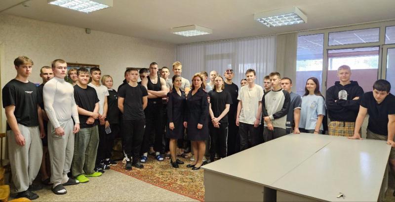 В Воронеже транспортные полицейские поучаствовали в акции «Уступи дорогу поездам»