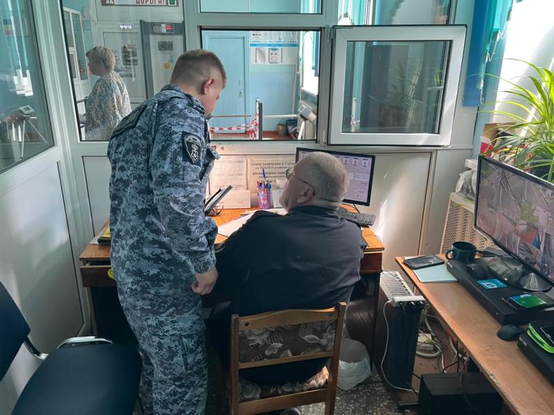 Росгвардейцы проверяют безопасность детских оздоровительных учреждений в Тамбовской области