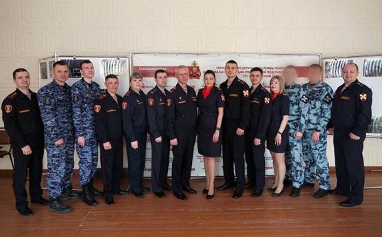 В Ульяновске начальник территориального управления Росгвардии наградил лучших представителей кадровых подразделений