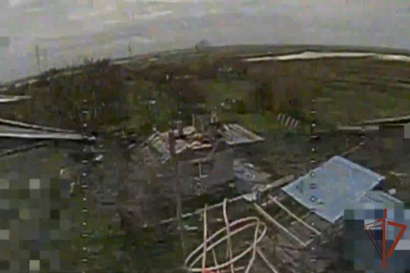 Операторы БПЛА Росгвардии вскрыли позиции и уничтожили живую силу противника в зоне СВО