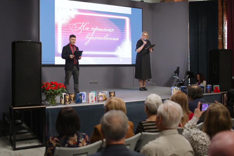 Издательство «Четыре» и клуб «Творчество и потенциал» наградили лучших авторов года