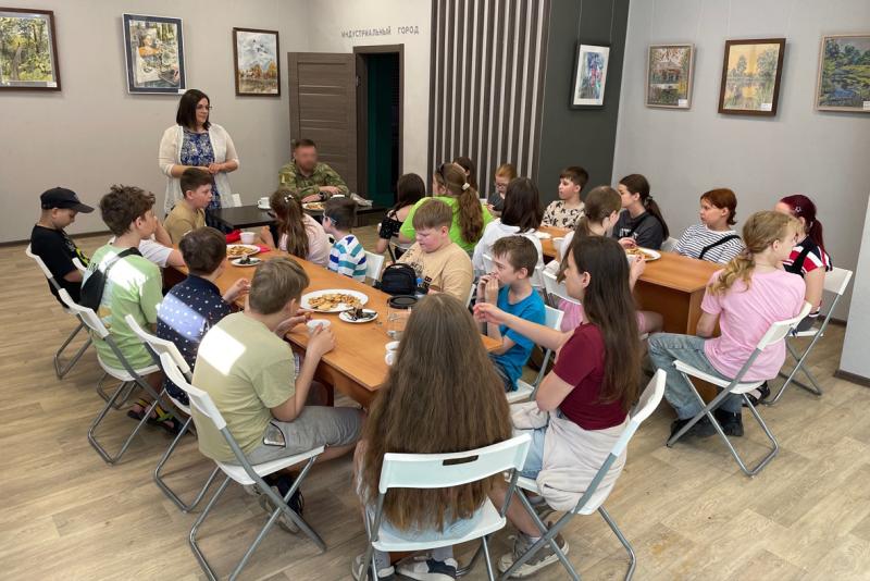 Участник боевых действий из Росгвардии провёл патриотических урок для школьников в Кемерове