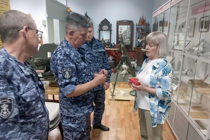 Сотрудники Росгвардии почтили память героев Великой Отечественной войны в Яшкино