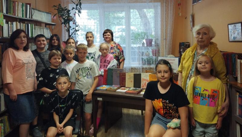 Познавательно-игровой час «Мир народного творчества: сказки, пословицы, загадки».