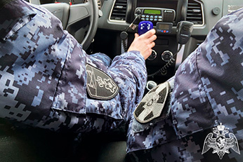 За неделю росгвардейцы более 400 раз выезжали на срабатывания «тревожной кнопки»