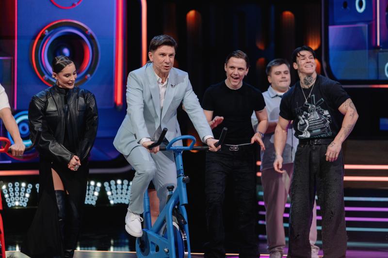 «Смотрите, весь зал встал!» Звёзды в шоу «Караоке Клаб» на ТНТ побили новый рекорд