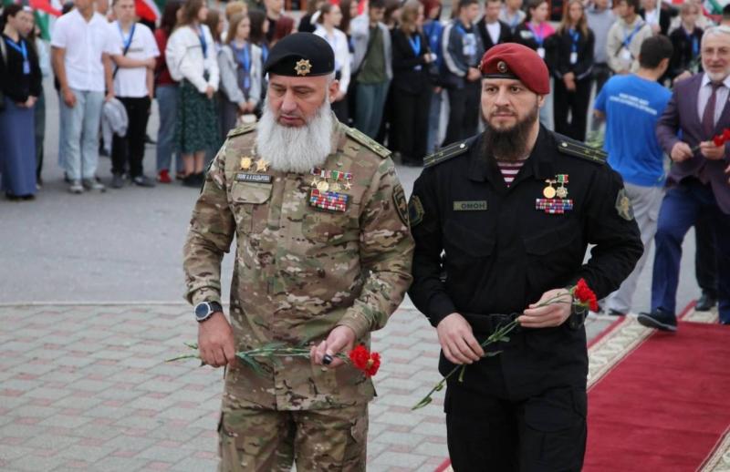 ОФИЦЕР РОСГВАРДИИ ПРИНЯЛ УЧАСТИЕ В МЕЖДУНАРОДНОЙ АКЦИИ «ОГНЕННЫЕ КАРТИНЫ ВОЙНЫ» В ЧЕЧЕНСКОЙ РЕСПУБЛИКЕ