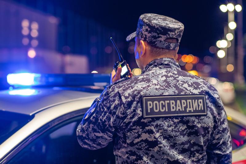 Сотрудники Росгвардии по горячим следам задержали четырех жителей Иркутской области, подозреваемых в грабеже