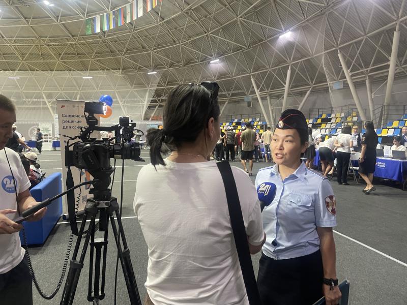 Росгвардия Тувы стала участником всероссийской ярмарки вакансий