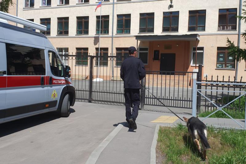 Росгвардейцы обеспечивали охрану общественного порядка в период проведения выпускных вечеров в Кузбассе