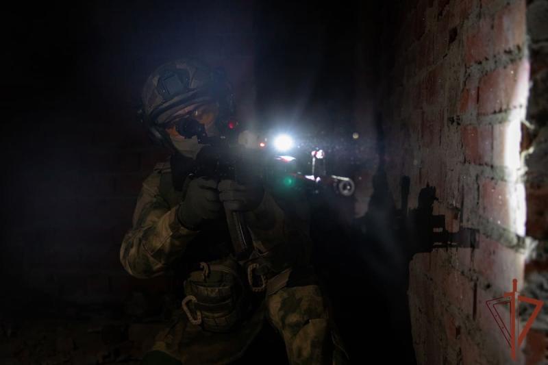 В Екатеринбурге завершился сбор с инструкторским составом спецподразделений Уральского округа Росгвардии