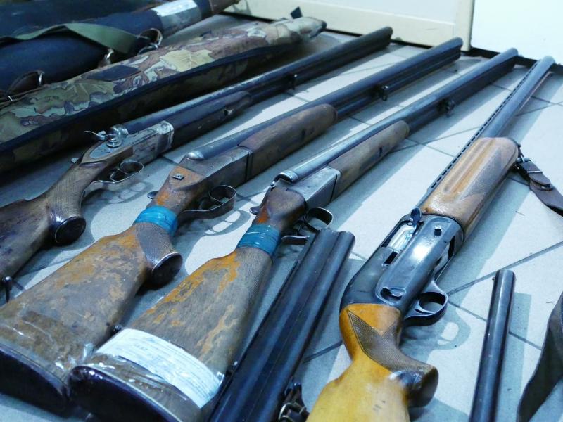 В Иркутской области Росгвардия передала более 30 единиц гладкоствольного оружия от жителей Усть-илимска на нужды СВО