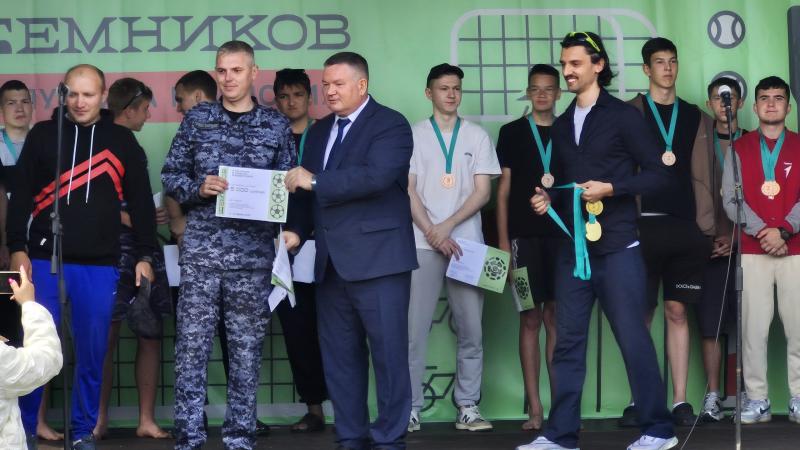 В Темникове сотрудники вневедомственной охраны Росгвардии стали победителями в пляжном футболе