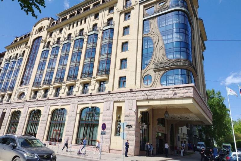 Новосибирский отель получил сертификат для работы с vip-туристами из Китая