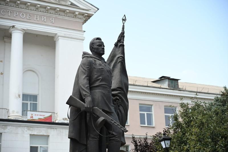 «Его имя навсегда вписано и в историю Великой Победы, и в историю нашего города...»