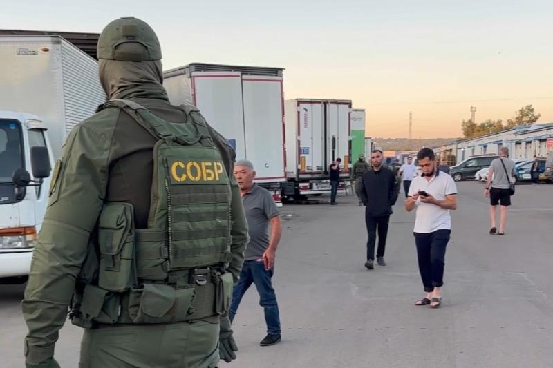 При участии спецназа Росгвардии в Иркутске  пресечены нарушения  миграционного законодательства