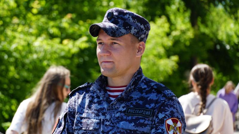 В Кирове офицер ведомства рассказала об условиях приема на службу во вневедомственную охрану и вузы Росгвардии