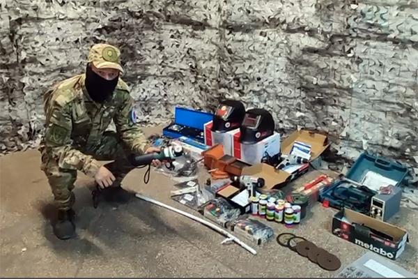 Сотрудники УФСИН Дагестана поддержали участников СВО, передав наборы инструментов и комплектующие для ремонта БПЛА