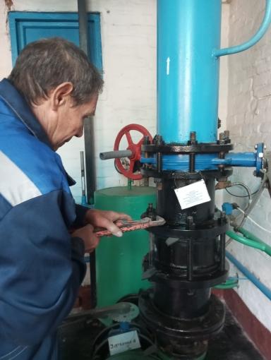 В жилищно-коммунальной службе № 10 филиала ФГБУ «ЦЖКУ» Минобороны России (по ВКС) 
идет подготовка к отопительному периоду 2025-2026 гг.