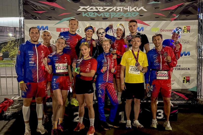 Офицер Росгвардии принял участие в масштабном ночном забеге «Светлячки» в Кузбассе