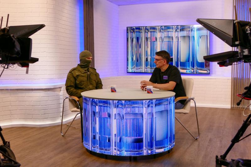 Представитель кузбасского СОБР Росгвардии рассказал в телеэфире о подготовке и профессиональных задачах снайпера