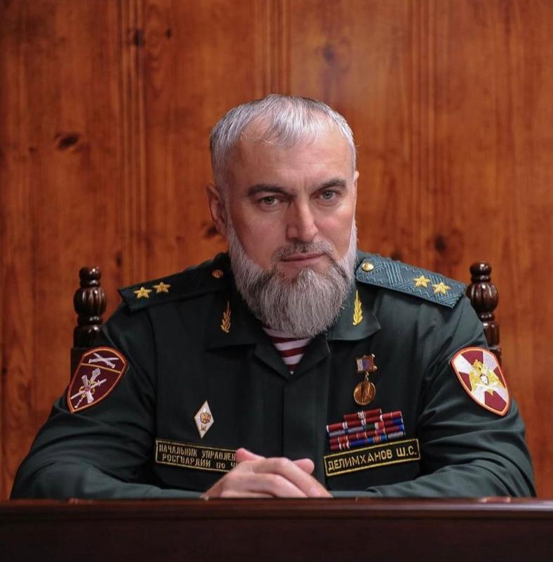 НАЧАЛЬНИК УПРАВЛЕНИЯ РОСГВАРДИИ ПО ЧЕЧЕНСКОЙ РЕСПУБЛИКЕ ПОЗДРАВИЛ СОТРУДНИКОВ ГОСАВТОИНСПЕКЦИИ С ПРОФЕССИОНАЛЬНЫМ ПРАЗДНИКОМ