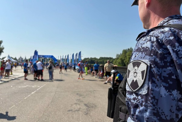 Росгвардейцы обеспечили общественный порядок во время проведения массового забега