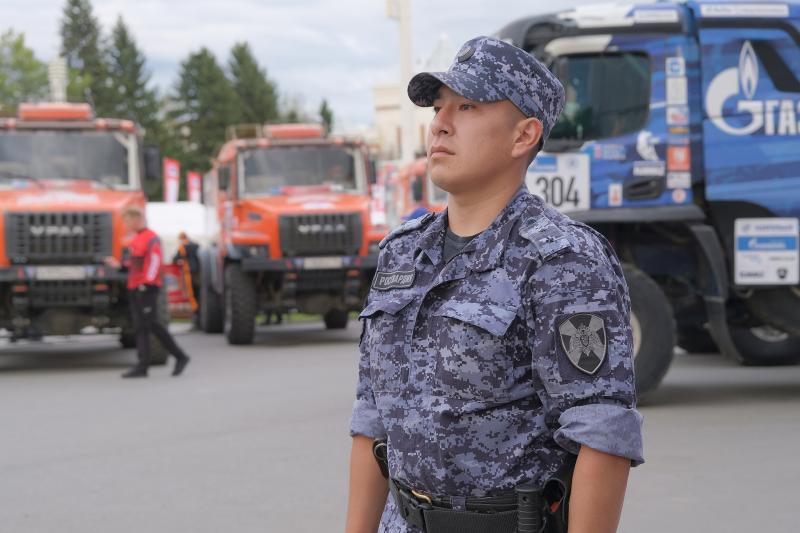 Росгвардия обеспечила безопасность финиша международного ралли «Шелковый путь»