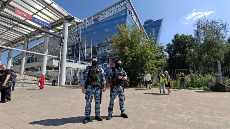 Росгвардия обеспечила безопасность празднования Дня ВМФ и футбольного матча в Москве