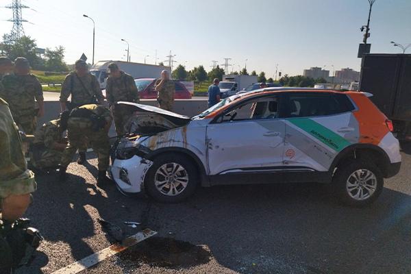 Сотрудники ОМОН  Росгвардии помогли пострадавшему в ДТП на МКАД