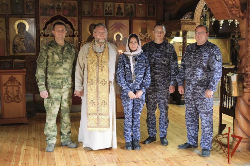 На Алтае Росгвардейцы отметили День Крещения Руси