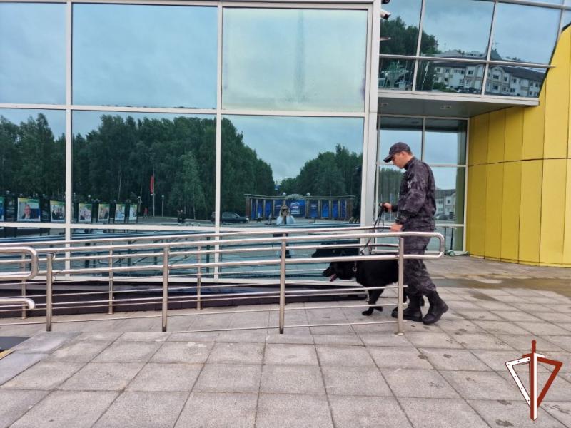 В Югре Росгвардия обеспечила безопасность всероссийского молодёжного экологического форума-фестиваля «Арктика. Лёд тронулся»