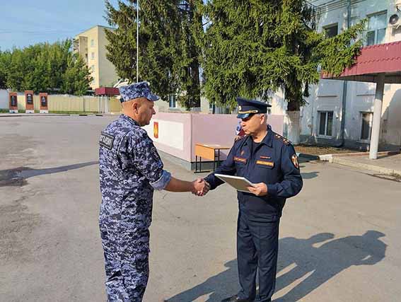 В Орле наградили сотрудников тыловых подразделений Росгвардии