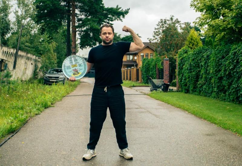 ТНТ запускает съёмки нового сериала «Кузя» во вселенной «Универа»