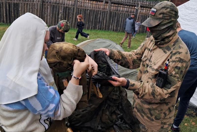 Бойцы спецназа Росгвардии Кузбасса приняли участие в фестивале «Ретро Сибирь»