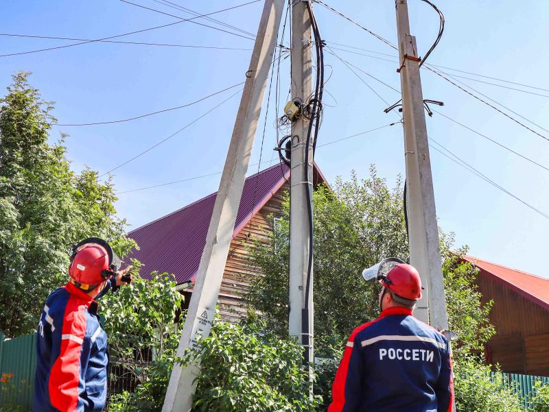 Специалисты «Россети Новосибирск» зафиксировали самовольные подвесы еще на 770 опорах ЛЭП
