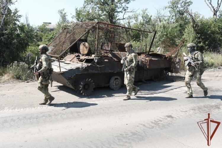 Росгвардейцы обнаружили оставленные при отступлении ВСУ боеприпасы в ДНР