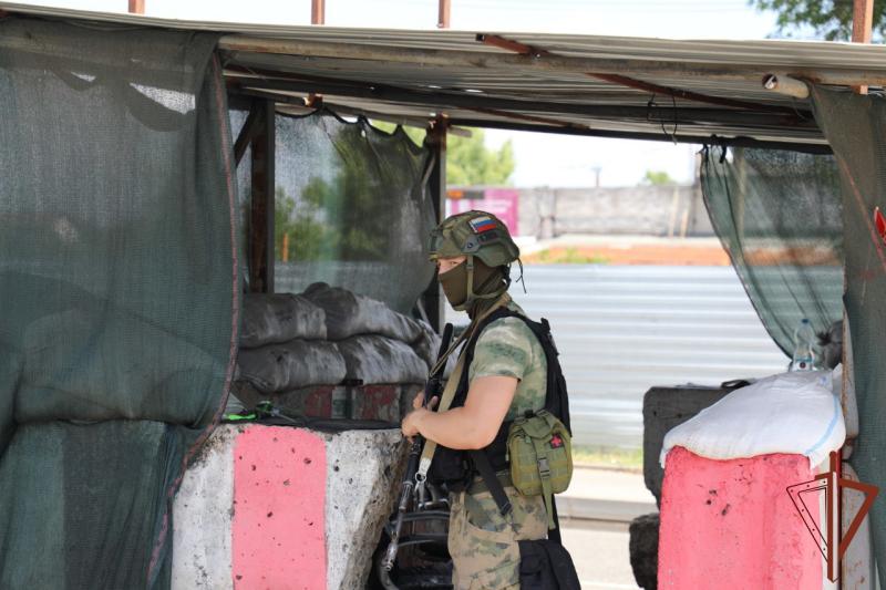 Безопасность на контрольно-пропускных пунктах в ДНР обеспечивают росгвардейцы